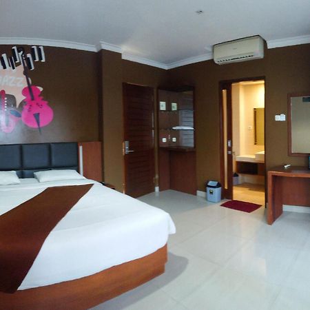 Votel Viure Hotel Jogjakarta Maguwo المظهر الخارجي الصورة