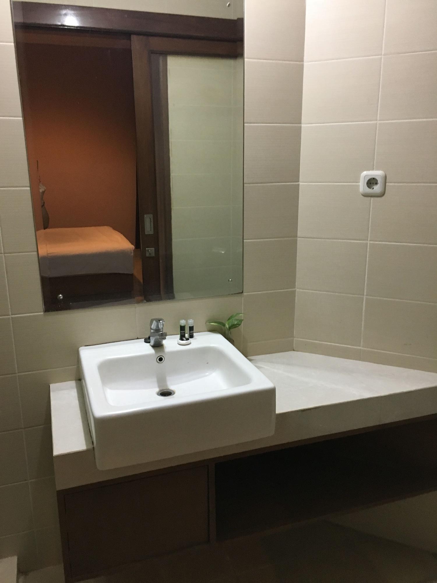 Votel Viure Hotel Jogjakarta Maguwo المظهر الخارجي الصورة