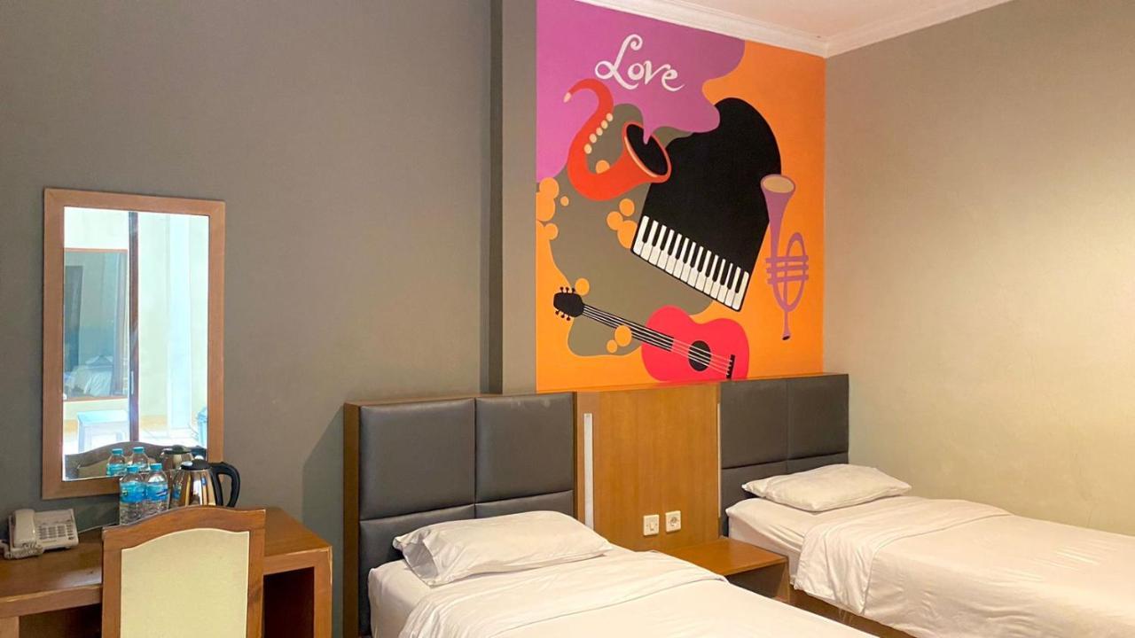 Votel Viure Hotel Jogjakarta Maguwo المظهر الخارجي الصورة