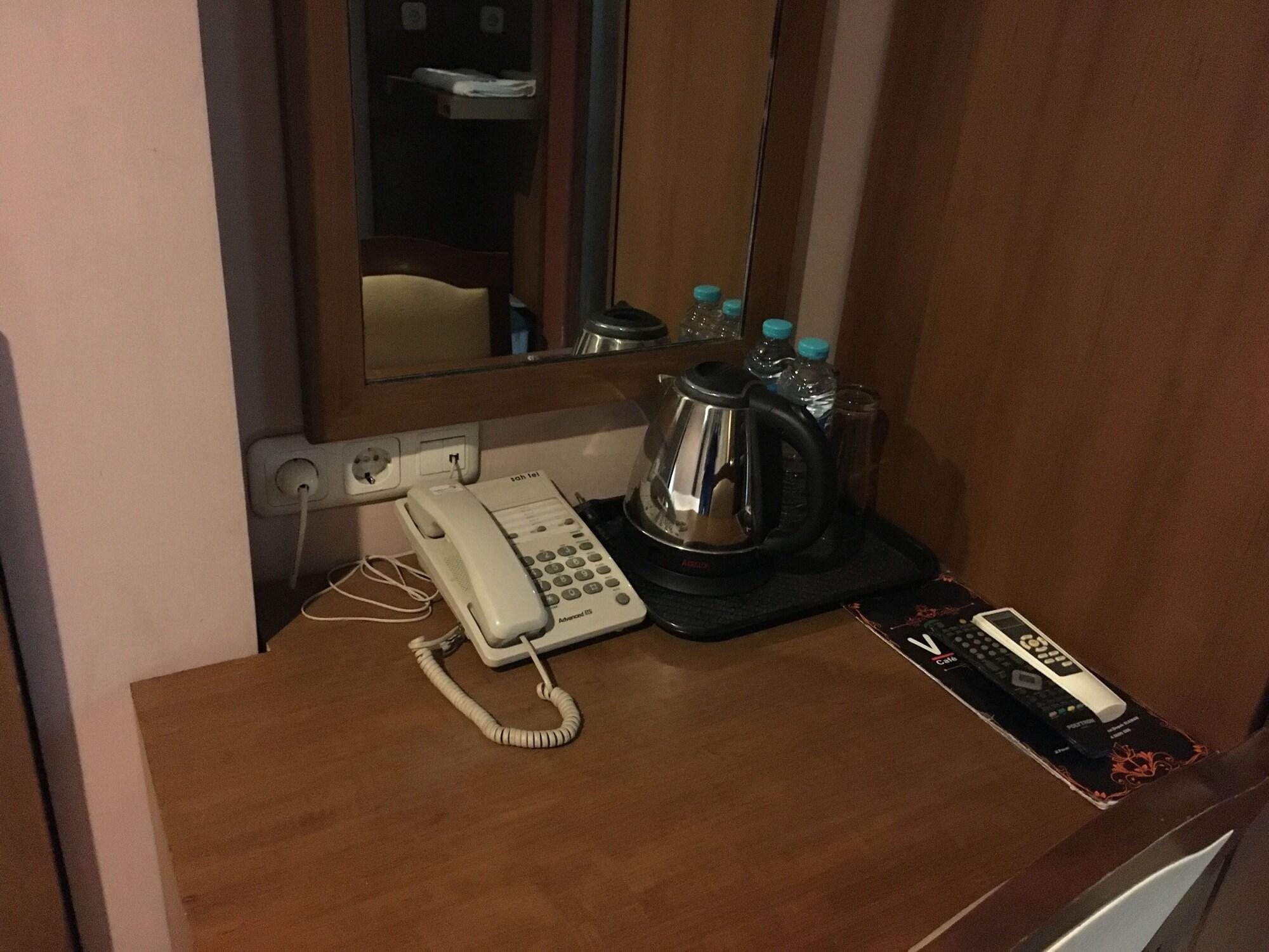 Votel Viure Hotel Jogjakarta Maguwo المظهر الخارجي الصورة